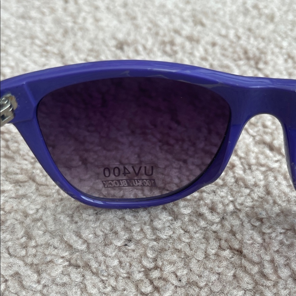 Chic Purple Plaid Sunglasses - Picture 6 of 9